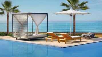 2 outdoor pools, free cabanas, pool umbrellas