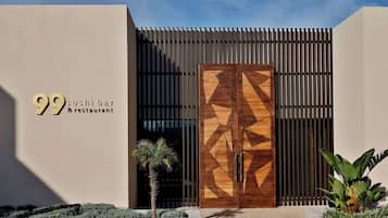 4 restaurants, lunch, dinner, brunch served; Mediterranean cuisine