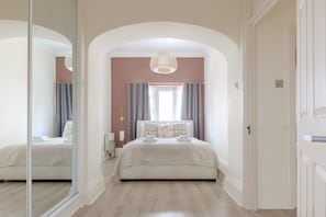 2 habitaciones, tabla de planchar con plancha y wifi