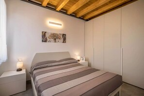 2 Schlafzimmer, Schreibtisch, Reisekinderbett, kostenloses WLAN