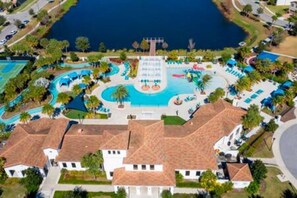 Exterior - 5 BR close to Disney with lakeview (Kissimmee)
