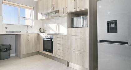 Stunning, Luxurious Apartment close to the Beach