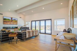 TV, fireplace, Hulu, streaming services