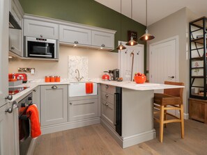 冰箱、电热水壶、烤面包机、厨具/餐具