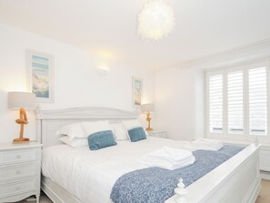 4 bedrooms, individually decorated, individually furnished, free WiFi - Quay House (St Austell)
