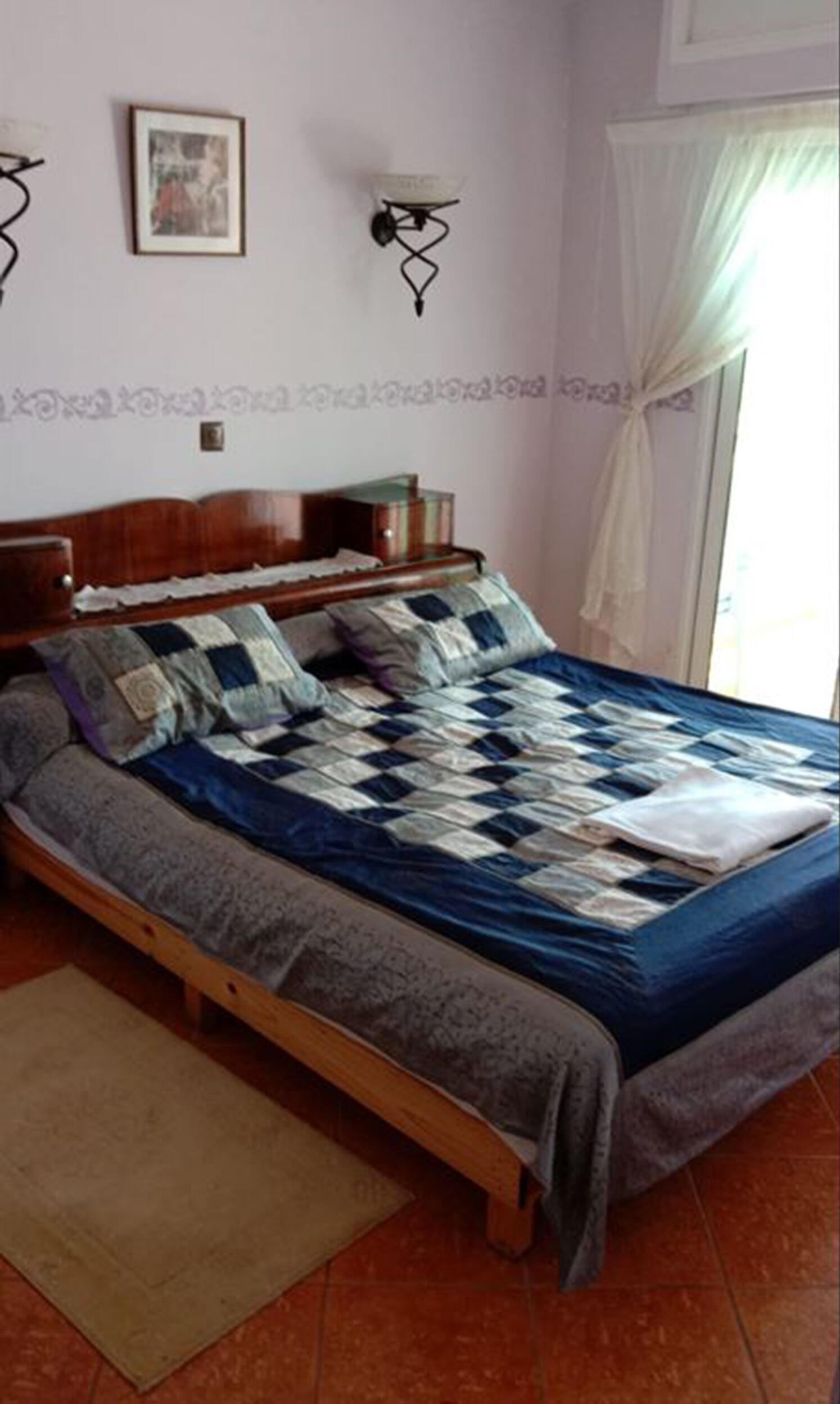 6 bedrooms, bed sheets