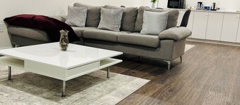 Beautiful 1 bedroom basement suite with free wifi and Amazon prime