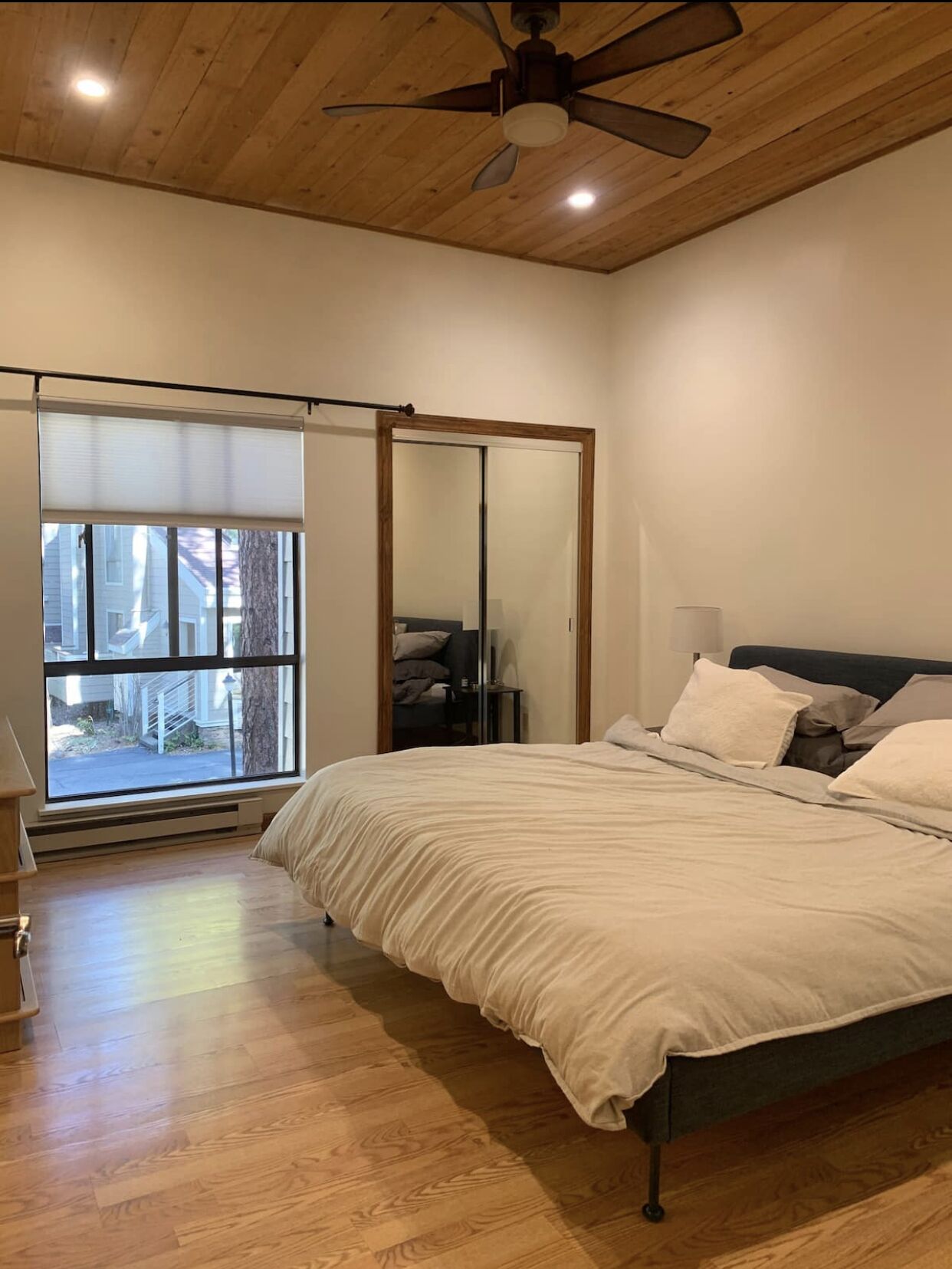 Incline Condo walking distance to Hyatt/Beaches