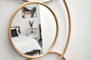 4 slaapkamers, een strijkplank/strijkijzer, gratis wifi, beddengoed