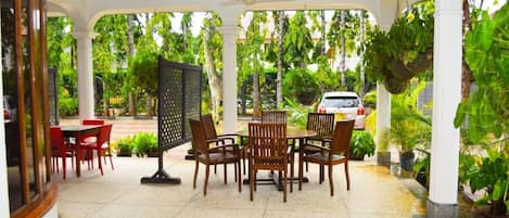 Outdoor dining