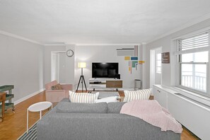 Smart TV, books, computer monitors
