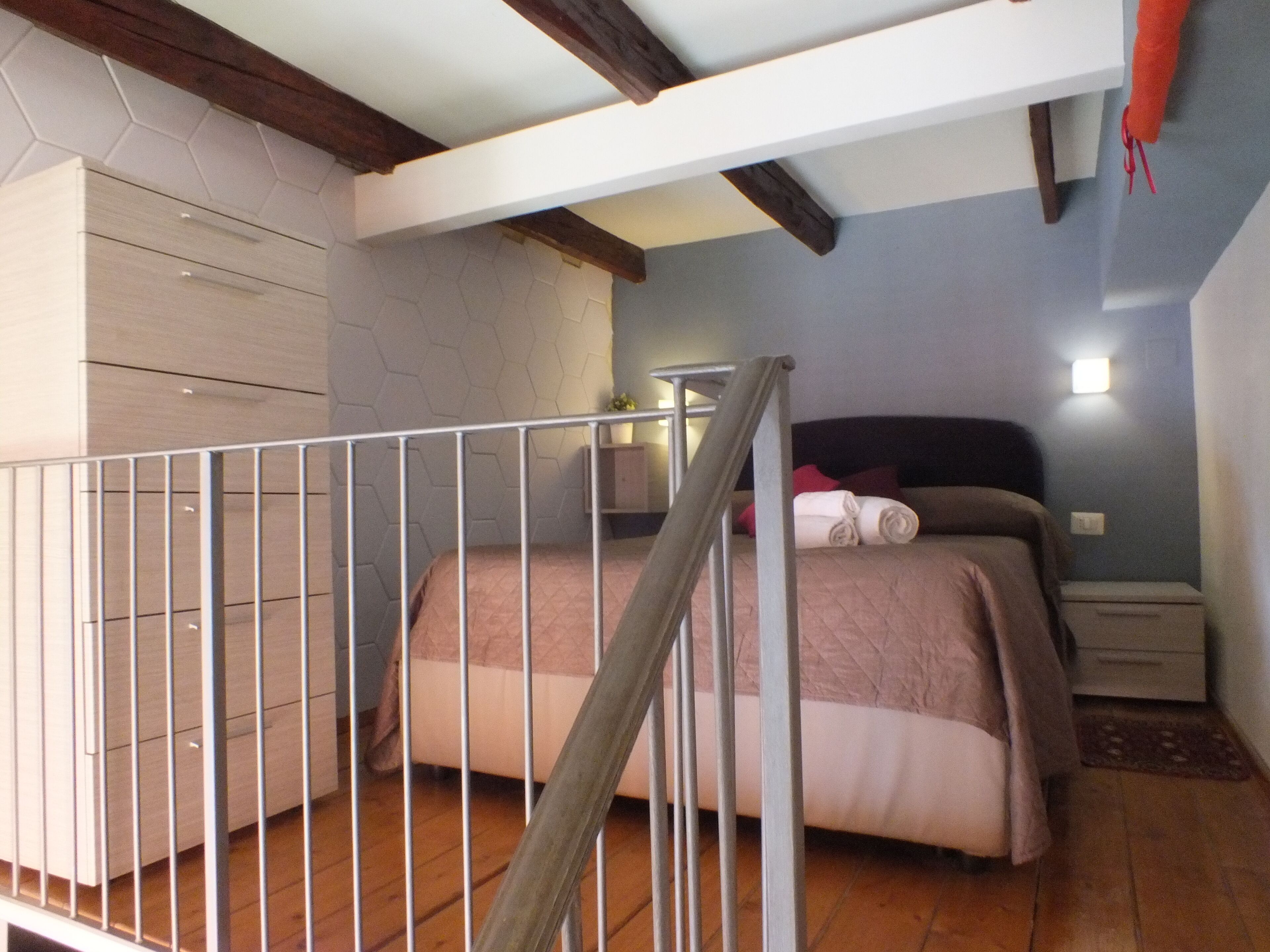 1 dormitorio, tabla de planchar con plancha, wifi gratis y ropa de cama