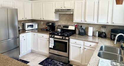 Happy 3 Bdr/2 Bth hideaway home between Katy and Houston