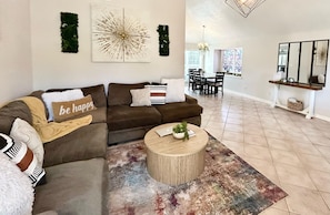 Smart TV, fireplace