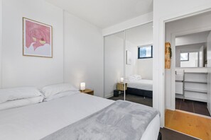 1 bedroom, desk, iron/ironing board, WiFi