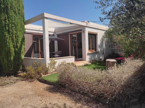 Fully renovated 4-person bungalow near the beach