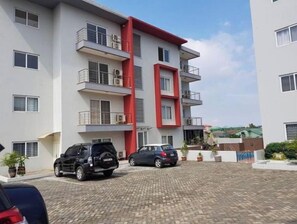Exterior - Spacious 3Bdrm Apartment in a East Legon (Accra)