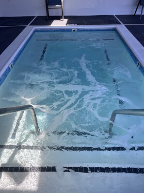 Pool - 2 Room Suite - Indoor Pool and Spa - Walk to the Boardwalk (Santa Cruz)