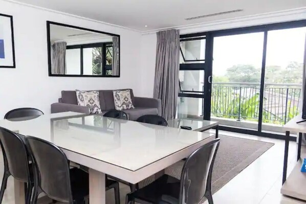 Interior - Modern 2 Bedroom Apartment in North Rigde (Accra)