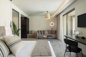 1 bedroom, desk, travel crib, free WiFi