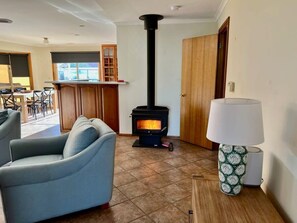 Interior - Sea Renity - WiFi - Pet friendly outside (Robe)