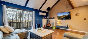 Camelback Village / Indoor Pool