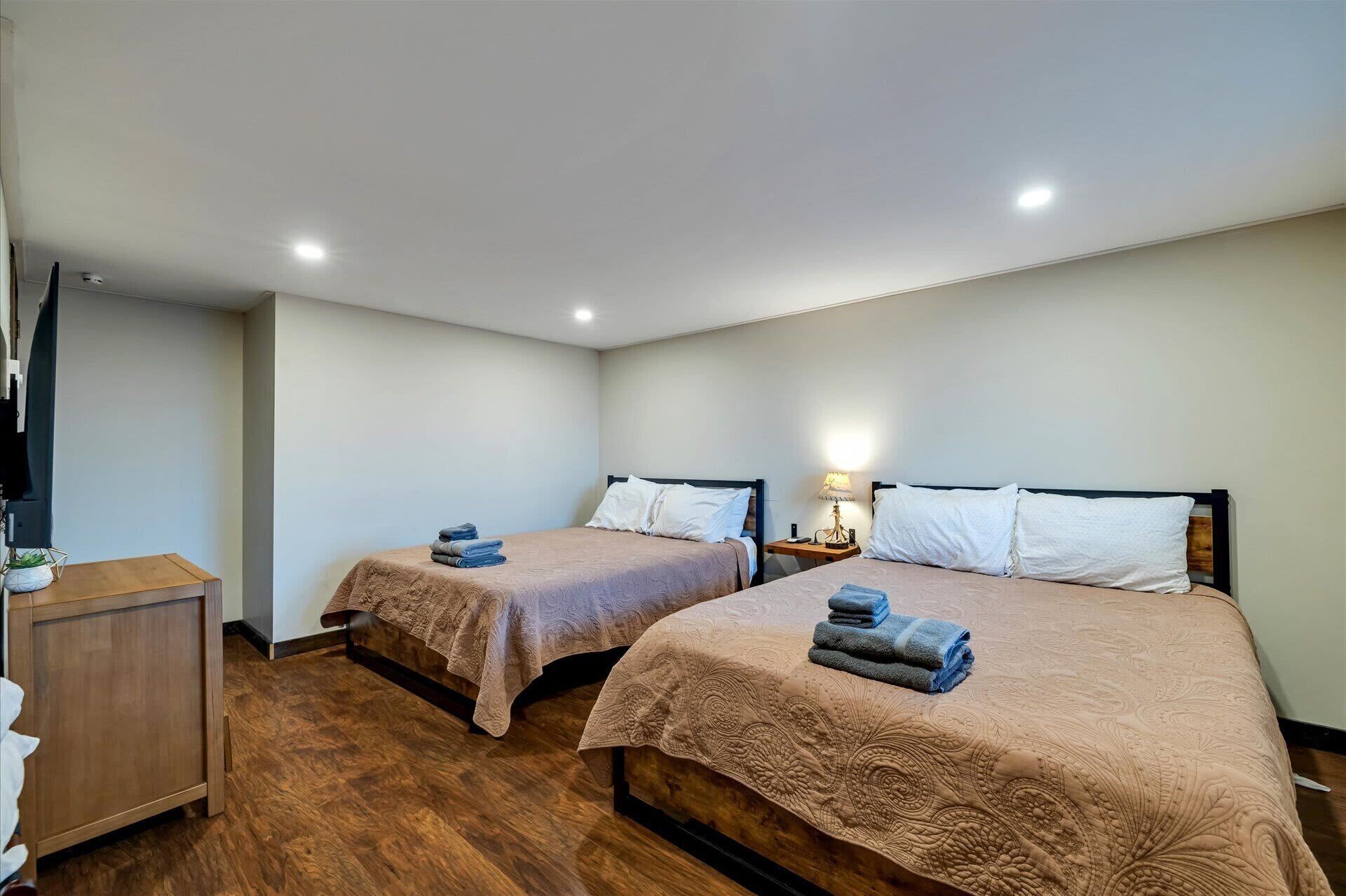 3 bedrooms, iron/ironing board, free WiFi, bed sheets