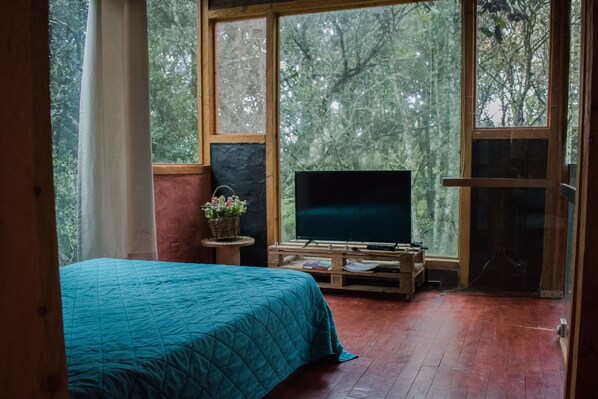 Basic Cabin, 2 Bedrooms | Minibar, free WiFi, bed sheets - La Cabaña Musical (Medellín)