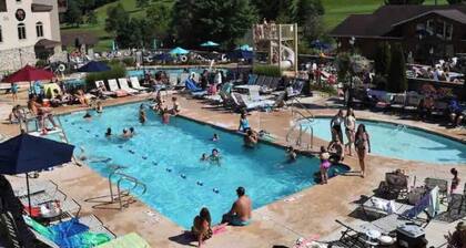 ❄️Red Stove Retreat @Wildflower - Holiday Valley❄️ Shuttle or Walk to Ski Lift