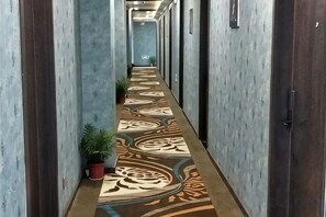 Unclassified image, 4 of 30, button - edinburgh hotel (Haining)