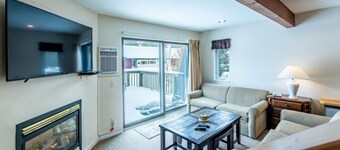 TELEMARK 4 (4-Bedroom Condo) with Pool by RedAwning