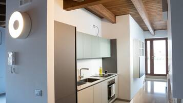 Kühlschrank, Ofen, Herdplatte, Geschirrspüler