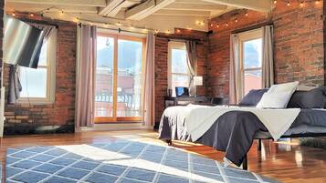 1 bedroom, desk, free WiFi, bed sheets