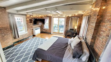 1 bedroom, desk, free WiFi, bed sheets