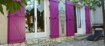 Charming house with gardens in a residential area