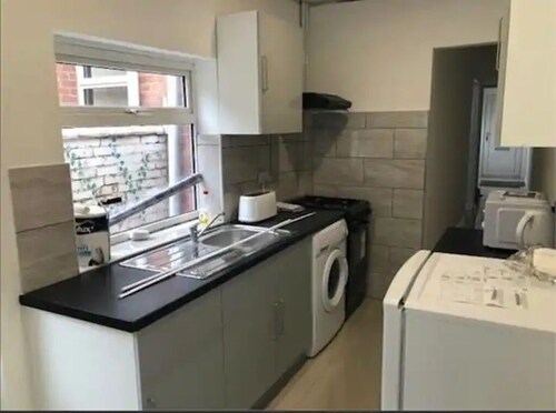 Modern 3 Bed, 4 Bath Property Located In Coventry City Centre