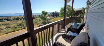 Lake View Home with Ideal Beach Resort access