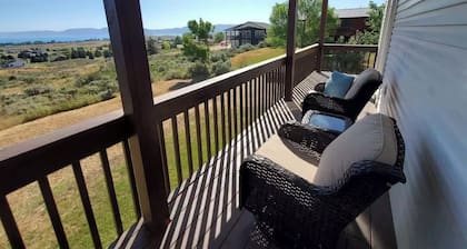 Lake View Home with Ideal Beach Resort access