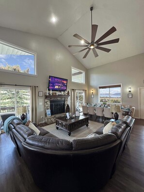 TV connectée, cheminée