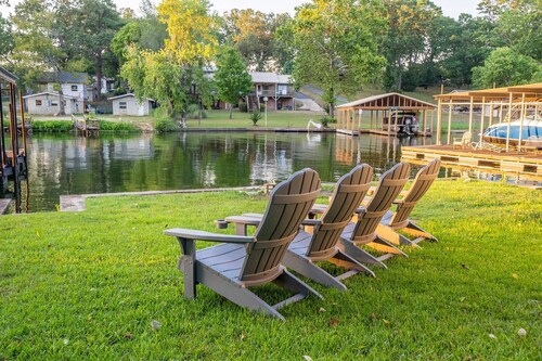 Chic Lakefront Retreat: The Art House W/ Private Dock, Outdoor Dining, Large Backyard, Deck & BBQ