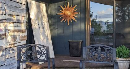 Grants Pass Hillside Retreat w/View Mins from Everything