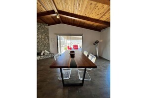 Dining - Spacious Ranch House (North Palm Springs)