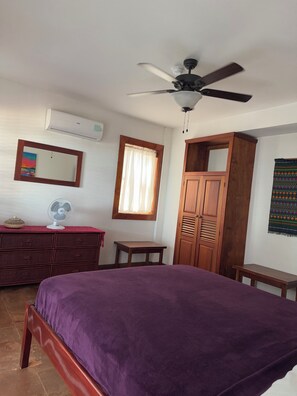 1 bedroom, in-room safe, iron/ironing board, free WiFi - Habaru House 31G (Hopkins)