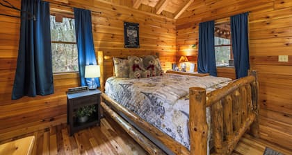 Cozy & Romantic cabin in Hocking Hills