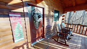 Exterior detail - Cozy & Romantic cabin in Hocking Hills (Logan)