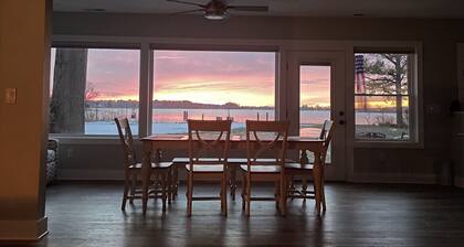 Peaceful family get away with in ground pool close to town