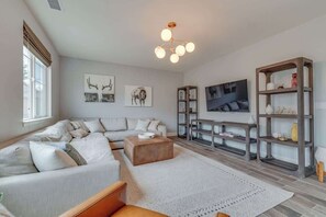 Unclassified image, 2 of 33, button