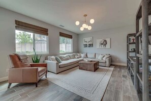 Unclassified image, 5 of 33, button