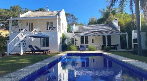 Sculpture @ the pool