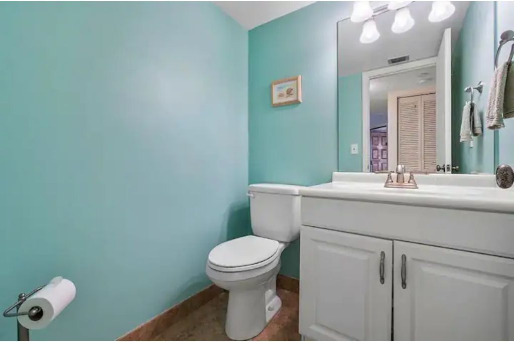 Beautiful Jupiter Condo Steps From the Ocean